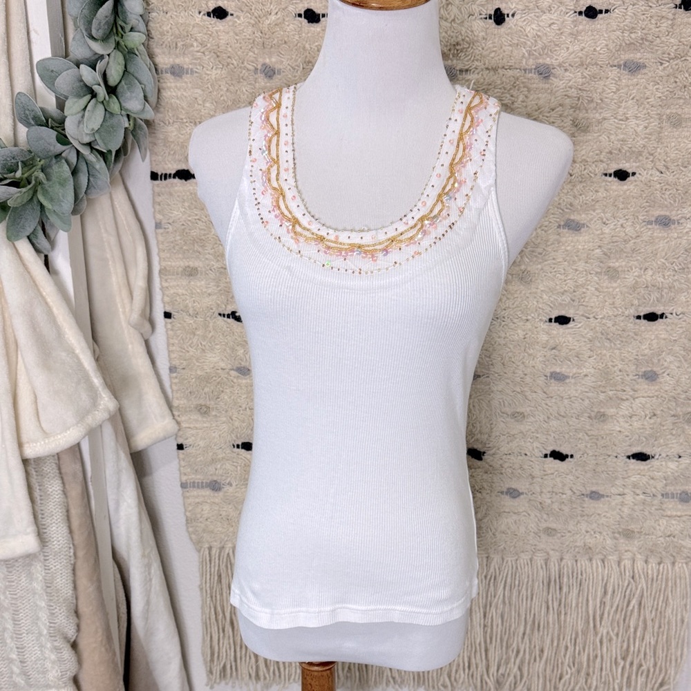 First kiss Embellished White ribbed scoop neck Tank Top size S**